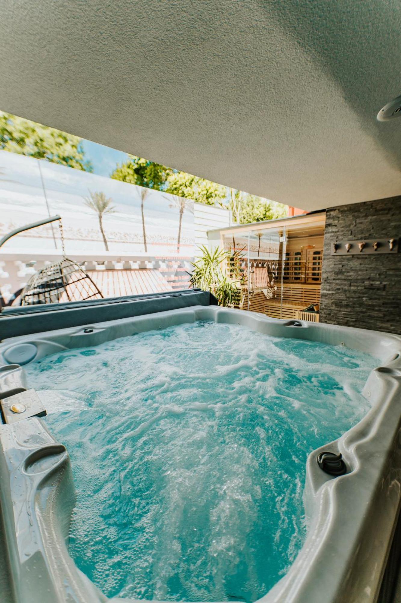 Arena Deluxe & Spa Szeged Eksteriør billede